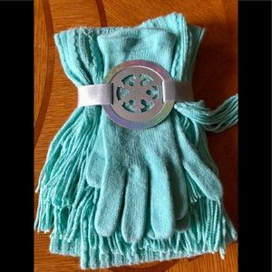 NWT Turquoise gloves and Scarf Set